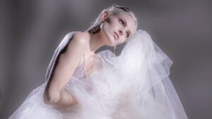 make-up white woman veil
